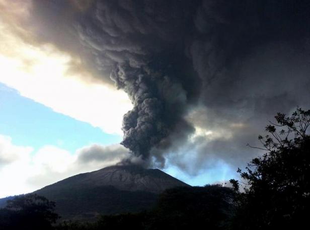 El Salvador Núi lửa phun trào, dân cư sơ tán khẩn cấp